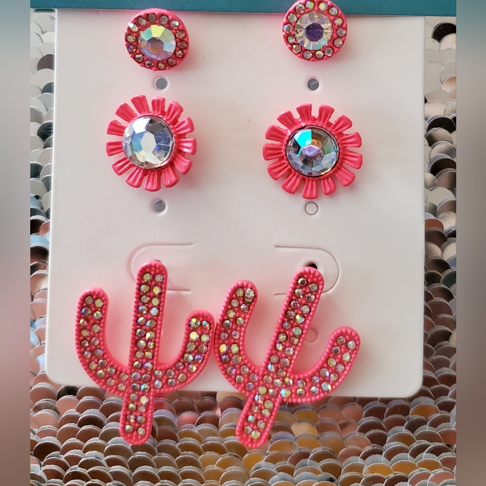 Stud earrings set